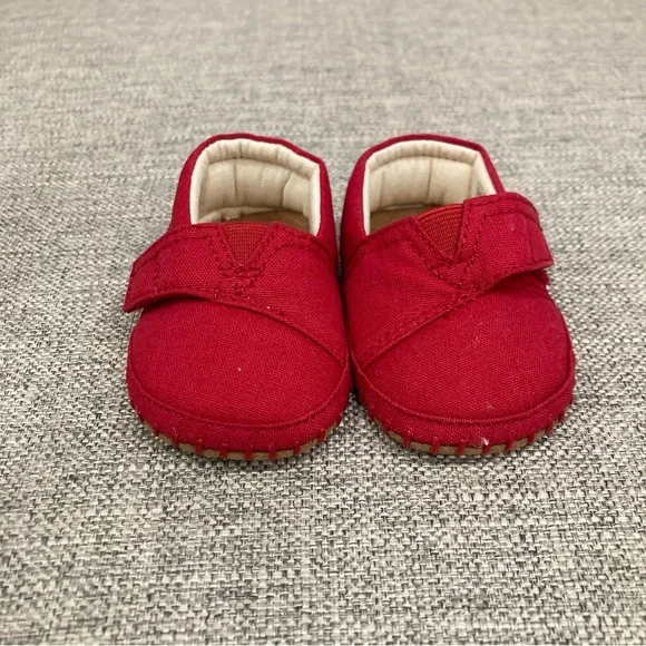 Tom’s size 3 Crib Alpargata Red Canvas EUC includes box - Picture 3 of 4